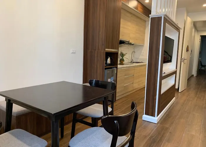 Hometel Gia Hung Khang Hạ Long