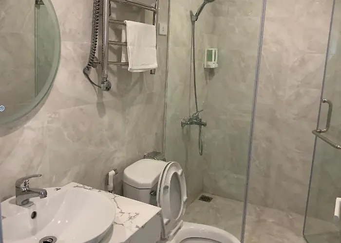 Hometel Gia Hung Khang Aparthotel
